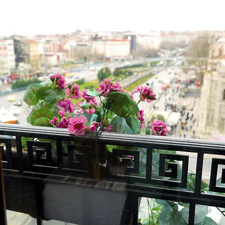 Parmada Hotel 3*